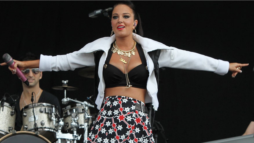 x factor tulisa ap 660 1.jpg